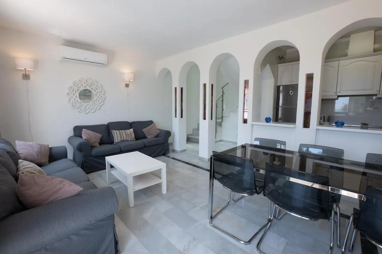 Urb. Alhambra II 15 Villa Nerja